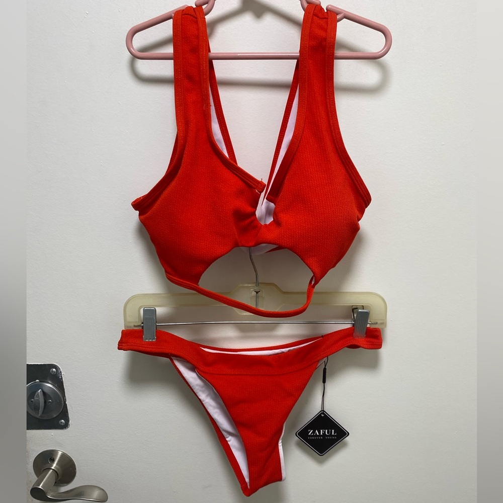 Zaful Red Bikini Swimwear set,top and cheeky bottom , Size 8, NWT, horseshoe top